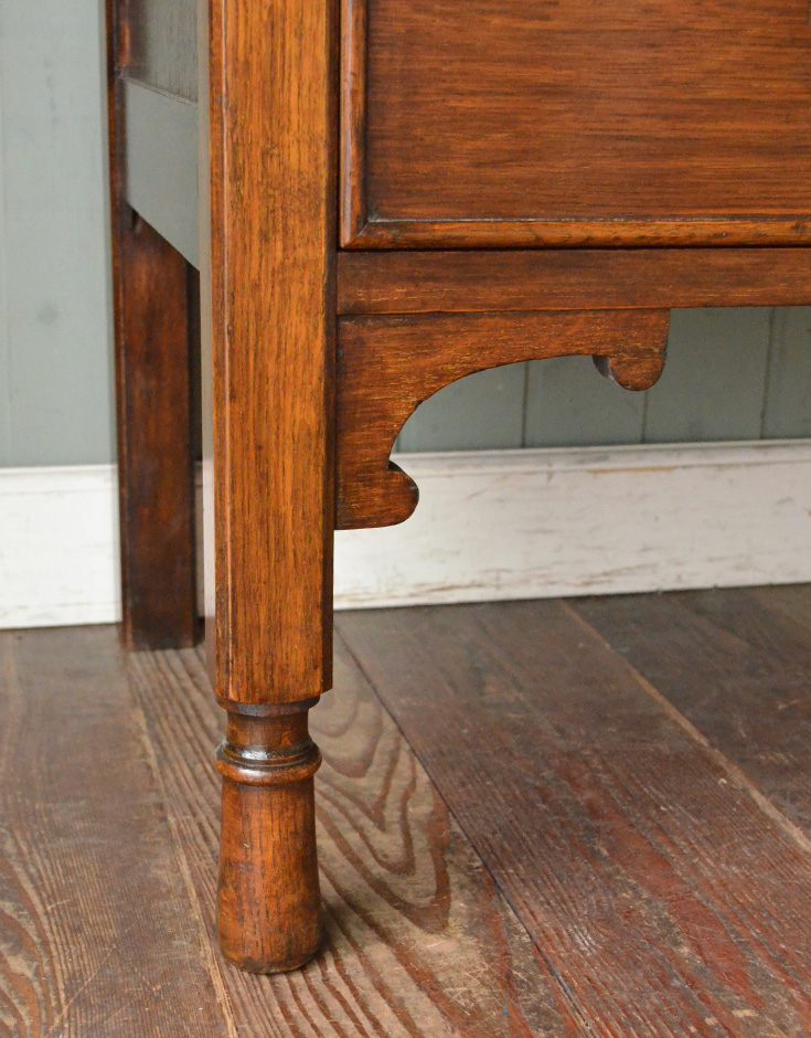 q-395-f アンティークチェストの脚