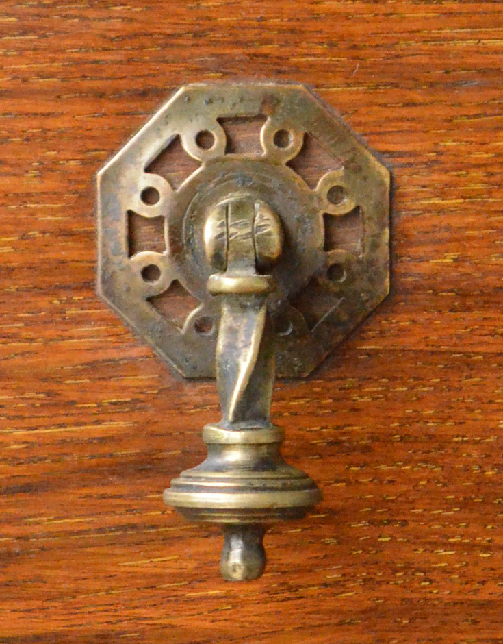 q-395-f アンティークチェストの取っ手