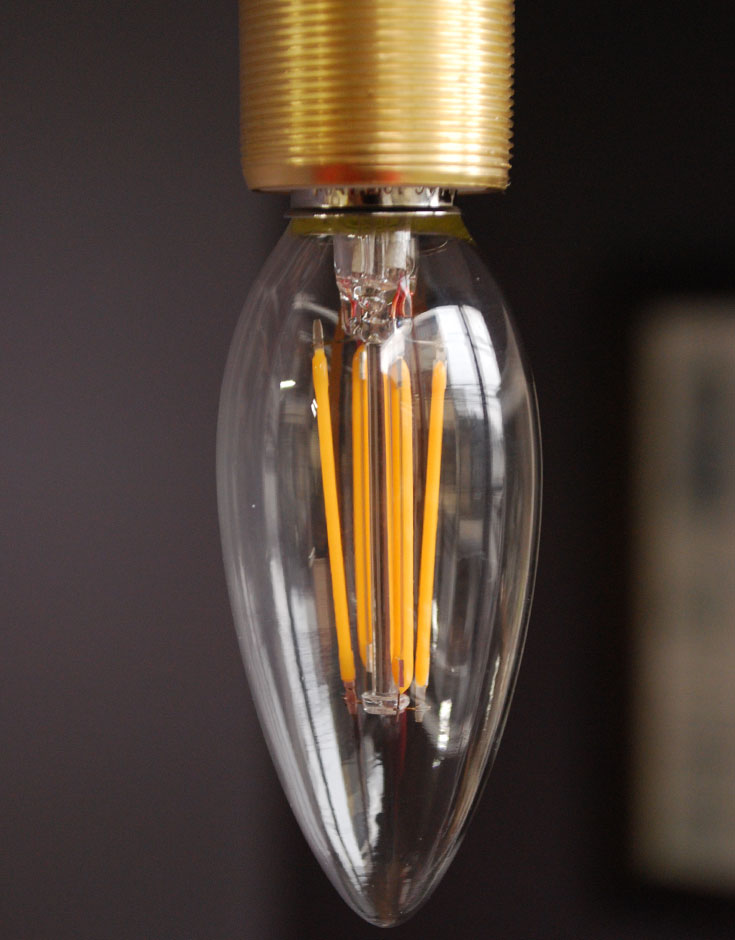 電球・オプション　照明・ライティング　LED電球 シャンデリア球（Ｅ17口金・220lm）。形も可愛いんですLEDなので消費電力を抑えられ、あまり熱くならないのでいろんな場所で使えます。(DK-4)