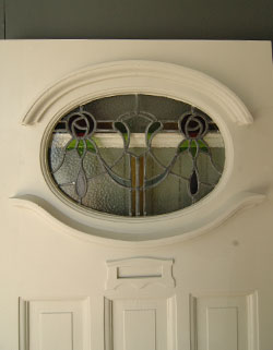 爽やかなステンドグラス付きホワイトペイントのアンティークドア