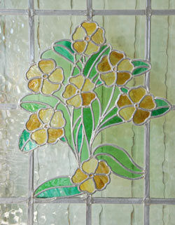 ステンドグラスがとっても可愛い
アンティークのドア