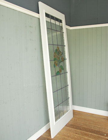 ステンドグラスがとっても可愛い
アンティークのドア