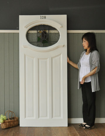 爽やかなステンドグラス付きホワイトペイントのアンティークドア