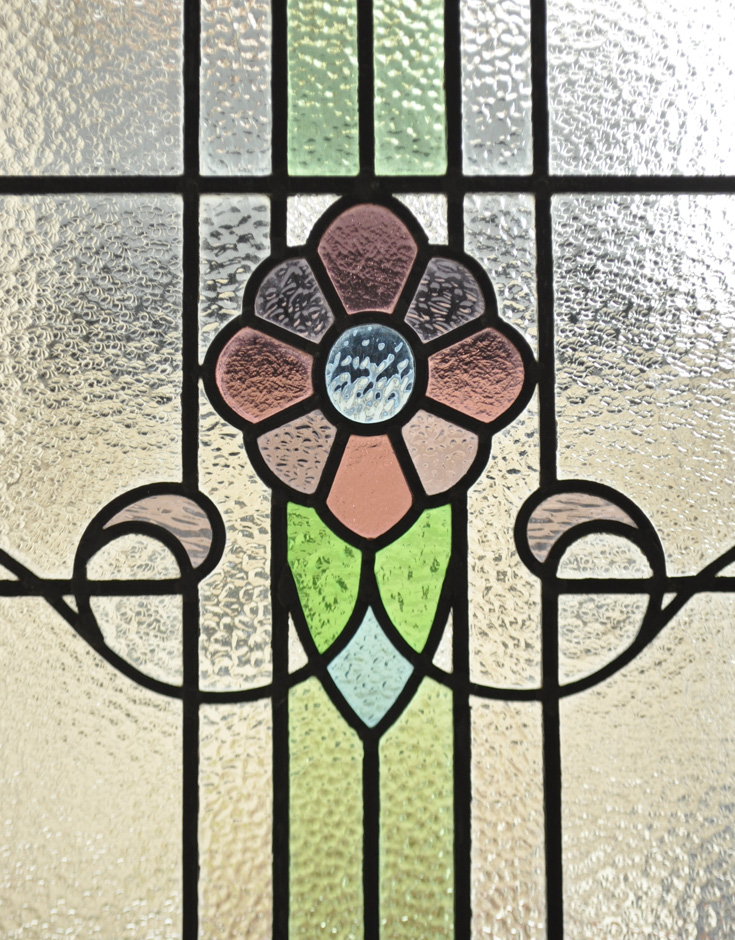 ドア・ゲート　アンティーク家具　オリジナルのお家づくりに、アンティーク ステンドグラス ドア。アンティークだけが持つ美しさ時代を経て現代まで受け継がれているアンティークのガラス。(m-340-f)
