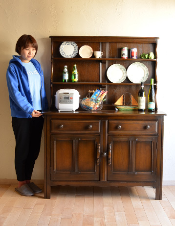 j-1110-f アンティークアーコールカップボードのモデル入り