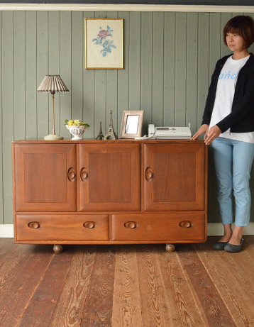 j-762-f アンティークのアーコールサイドボード