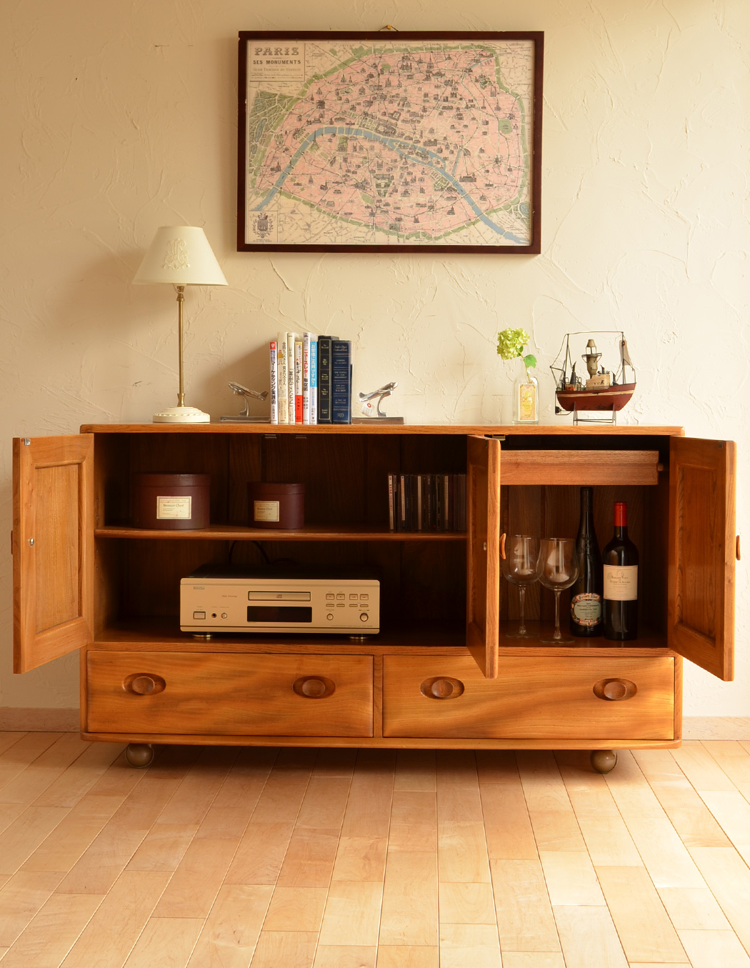 k-1046-f アンティークアーコールサイドボードのオープン時