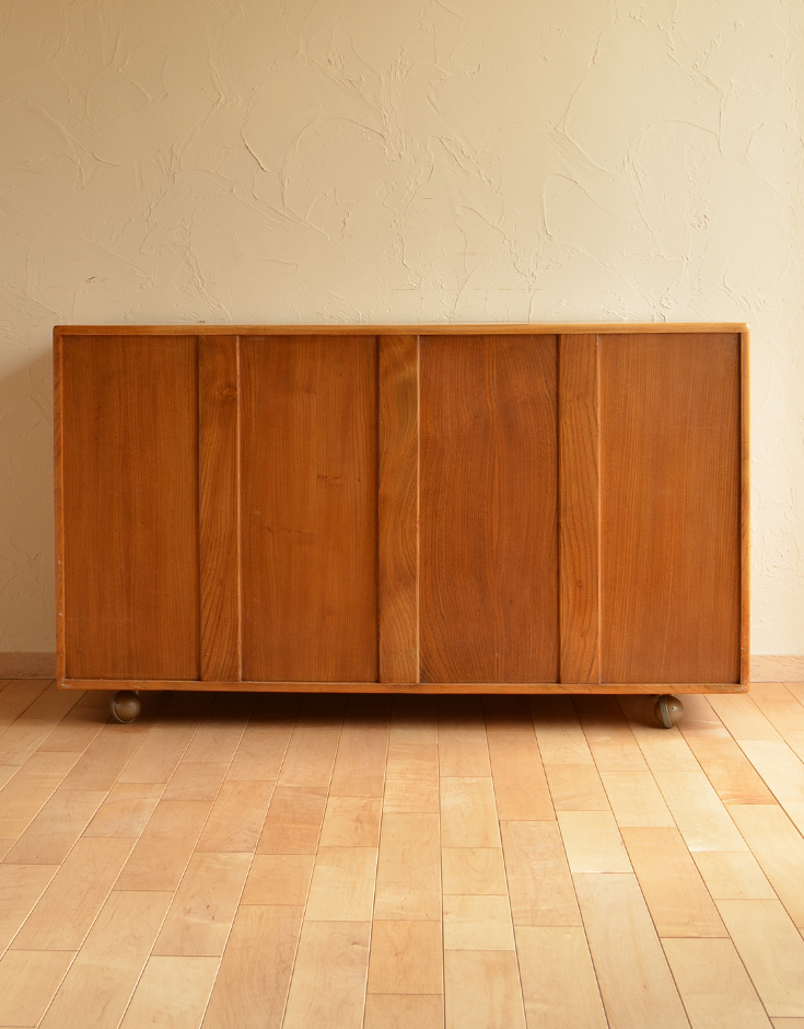 k-1046-f アンティークアーコールサイドボードの後ろ