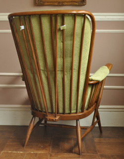 アーコールチェア　アンティーク チェア　オシャレなヴィンテージ椅子、アーコールの布張り１人掛けソファ。後ろから見ても絵になるアーコール。(k-593-c)