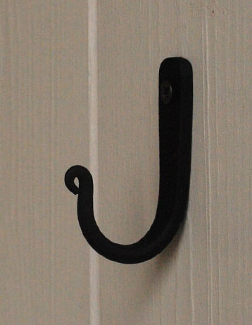 フック・フックボード　住宅用パーツ　真鍮の小さなフック （Ｊタイプ・ブラック・S）。シンプルなデザイン。(u-706-v)