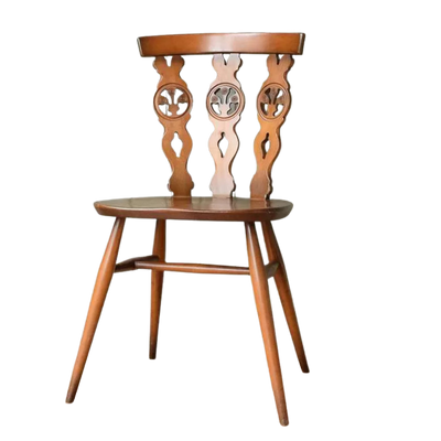 めずらしい形のアーコールチェア