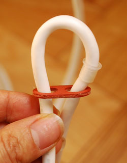 ペンダントライト　照明・ライティング　マットなホワイトカラーのペンダントライト （電球なし）。コードの長さを調整したい場合は付属で付いている部品を使えば可能です。(pl-101)