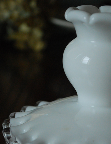 アンティークのため、多少の欠け・傷がある場合がありますが、使用上問題はありませんので、ご了承下さい。(m-506-z) m-506-z アンティークのプレスドグラス