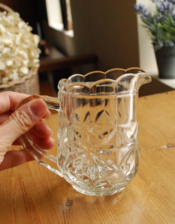 アンティークプレスドグラス