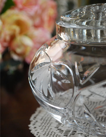 pg-2069 アンティークプレスドグラスのアップ