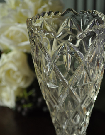 pg-2222 アンティークプレスドグラスのアップ