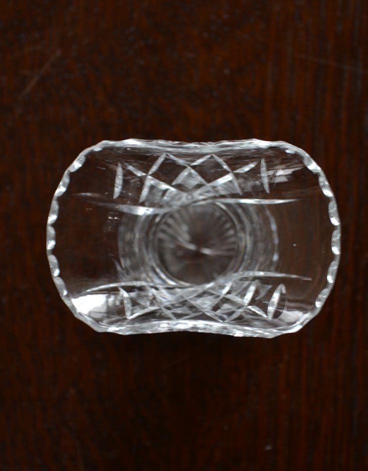 pg-2571 アンティークプレスドグラスのアップ2