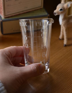 アンティークのプレスドグラス