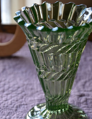 アンティークプレスドグラス