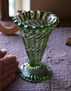 アンティークプレスドグラス