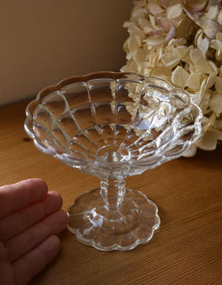 アンティークプレスドグラス