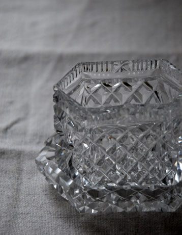 アンティークプレスドグラス