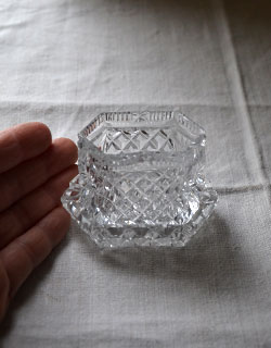 アンティークプレスドグラス