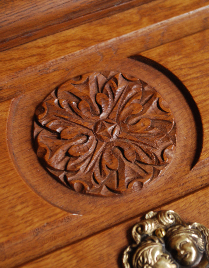 j-1156-f アンティークシェルフ(フック)の彫り