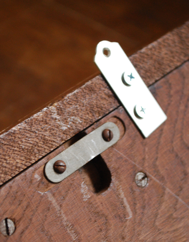 j-1156-f アンティークシェルフ(フック)のビス穴