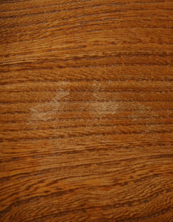 どこでも使えるシンプルなアンティーク コーヒーテーブル