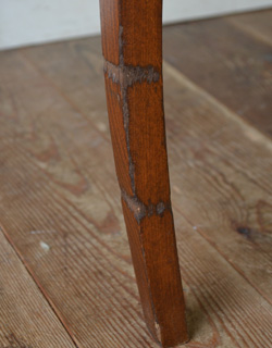 d-960-f アンティークデスクのキズ