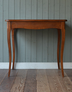 d-960-f アンティークデスクの後ろ