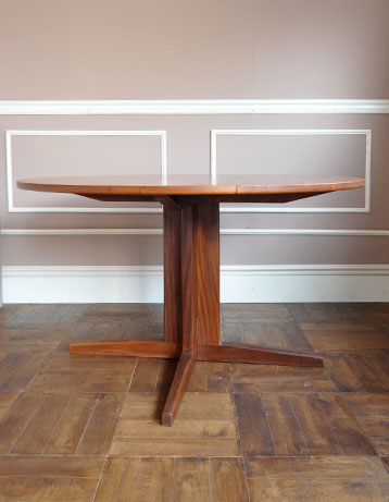 家族で過ごす楽しい時間の中心に！まん丸のドロップリーフテーブル