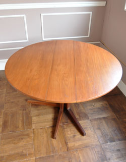 家族で過ごす楽しい時間の中心に！まん丸のドロップリーフテーブル