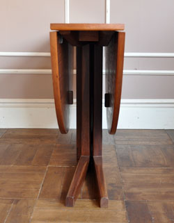 家族で過ごす楽しい時間の中心に！まん丸のドロップリーフテーブル