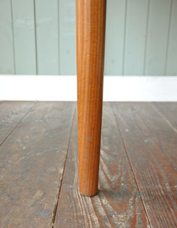 コンパクトにもゆったりにも対応!G-PLANのアンティーク テーブル