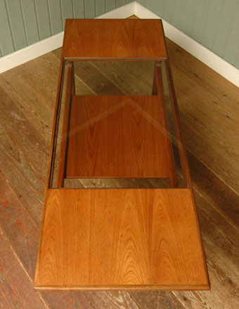 どんなお部屋にもナチュラルに馴染むG-PLANのアンティーク テーブル