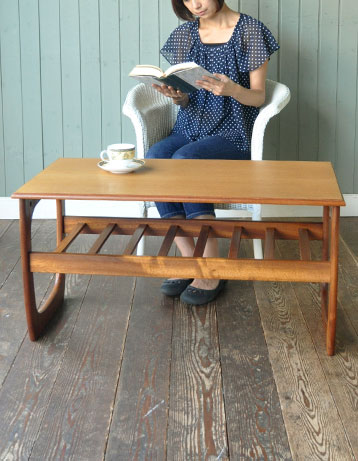 どんなお部屋にもナチュラルに馴染むアンティーク センターテーブル