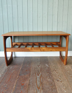 どんなお部屋にもナチュラルに馴染むアンティーク センターテーブル