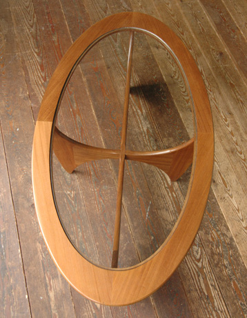 どんなお部屋にもナチュラルに馴染む
G-PLANのアンティーク コーヒーテーブル