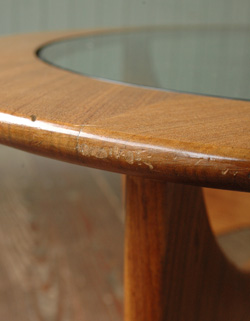 どんなお部屋にもナチュラルに馴染む
G-PLANのアンティーク コーヒーテーブル