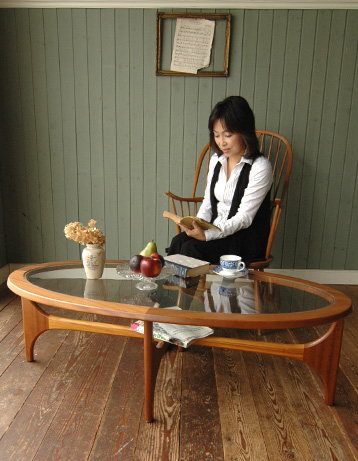 どんなお部屋にもナチュラルに馴染む
アンティーク コーヒーテーブル