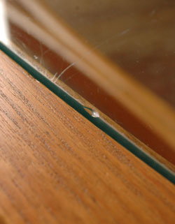 どんなお部屋にもナチュラルに馴染むアンティークコーヒーテーブル