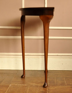 j-1019-f アンティークコンソールテーブルの横