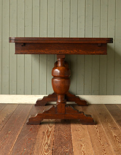 j-1028-f アンティークドローリーフテーブルの横