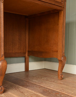 j-1037-f アンティークデスクの脚元