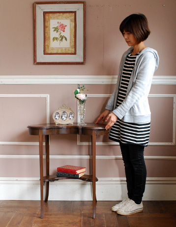 j-1063-f オケージョナルテーブルのモデル