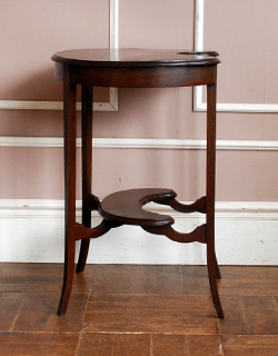 j-1063-f オケージョナルテーブルの横から