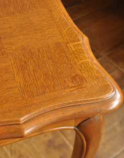 j-1091-f アンティークコーヒーテーブルの角