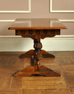 j-1112-f アンティークコーヒーテーブルの横